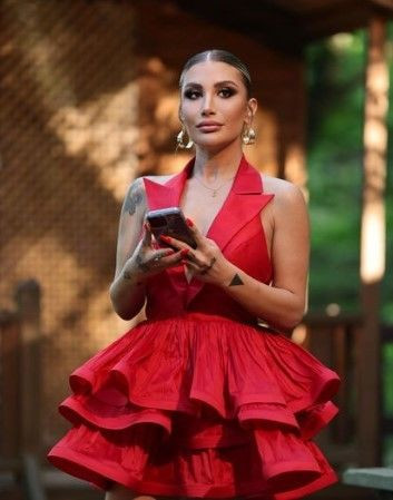 İrem Derici'nin bir takipçisine söylediği sözler kriz çıkardı! ''Ayağını öpsem ne tepki verirsin?'' - Resim: 3