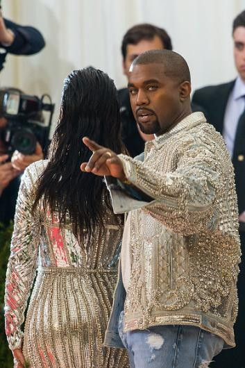 Kim Kardashian kocasına yaptıklarıyla olay oldu! - Resim: 2