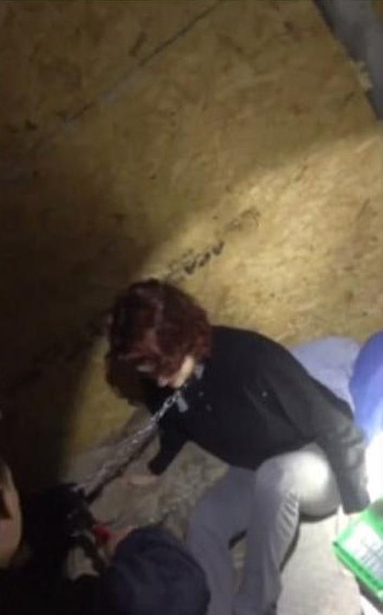 Seri katilden kurtulma anı boynunda zincirle bulundu - Resim: 2