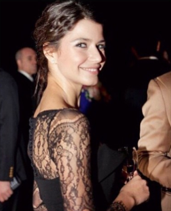 Beren Saat 2 aylık hamile neden köşe bucak kaçıyor - Resim: 4