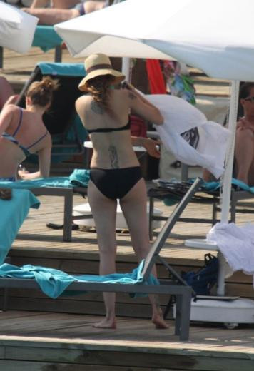 Tuğçe Kazaz'dan dövme şov - Resim: 4