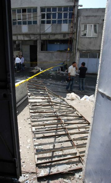 Eyüp'te korkutan patlama! - Resim: 4