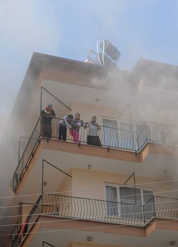 1 aylık bebeği böyle kurtardılar - Resim: 1