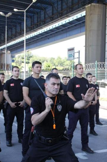 Polislerin yeni demir copları! - Resim: 3