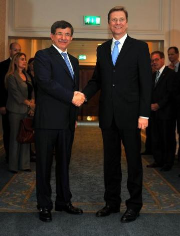 İki bakandan samimi pozlar - Resim: 4