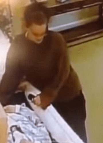 Tuvaleti geldiğini söyledi cenazeye doğru yöneldi tabutta yaptığı skandal - Resim: 4