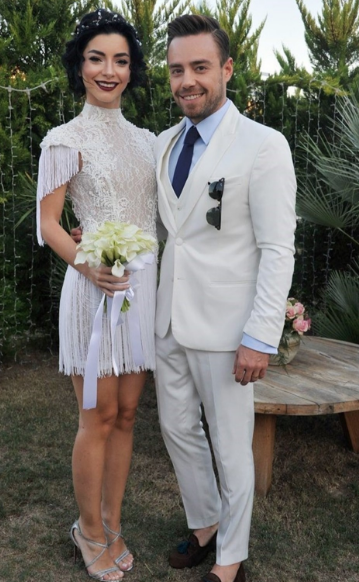 Merve'yi çabuk unuttu! Gönlünü sosyetik güzele kaptırdı - Resim: 2