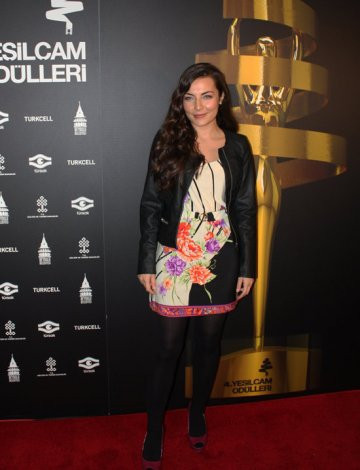 4. Yeşilçam Ödülleri gecesinde şıklık yarışı - Resim: 4