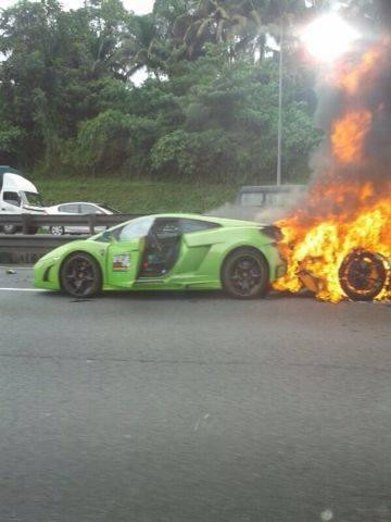 Üç Lamborghini çarpışırsa... - Resim: 2