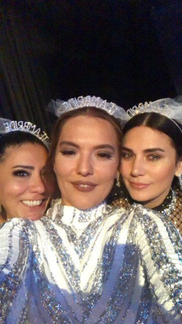 Gökhan Çıra ile evlenecek olan Selin Ciğerci kına gecesi yaptı ünlü akını oldu - Resim: 2