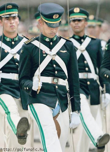 Tek kareyle elaleme rezil oldular - Resim: 3