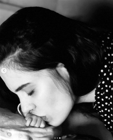  Şükran Ovalı'nın kızı ile fotoğrafını paylaştı - Resim: 3