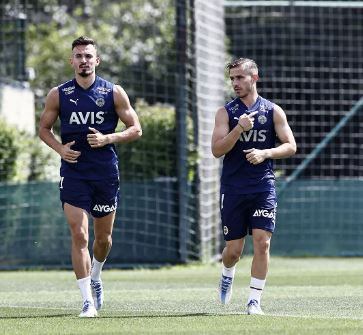 Fenerbahçe resmen duyurdu! 3 isimle yollar ayrıldı - Resim: 0