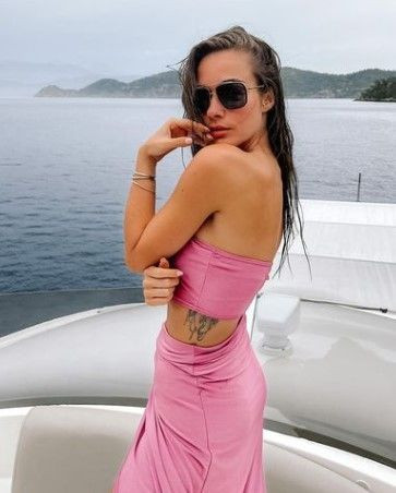 Boşanıyorlardı, bomba şekilde yakalandılar! Bensu Soral ve Hakan Başı'ın tatilde sarmaş dolaş fotoğrafları - Resim: 2