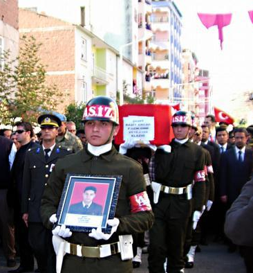 Yuva kuramadan şehit düştü! - Resim: 3