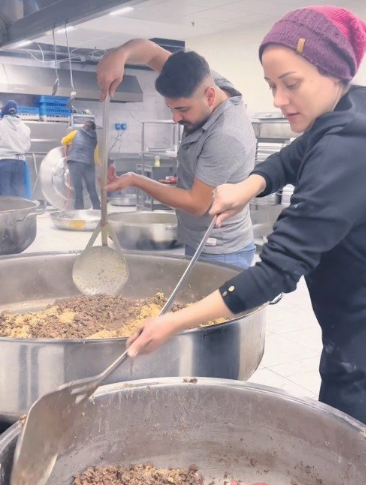 Onlar da deprem bölgesine koştu! Ünlü şefler seferber oldu Mehmet Yalçınkaya: Durmadan devam - Resim: 3