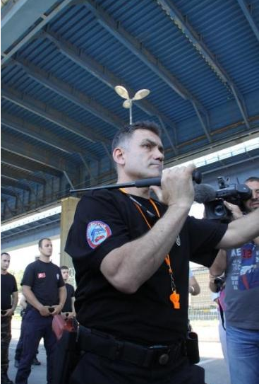 Polislerin yeni demir copları! - Resim: 2