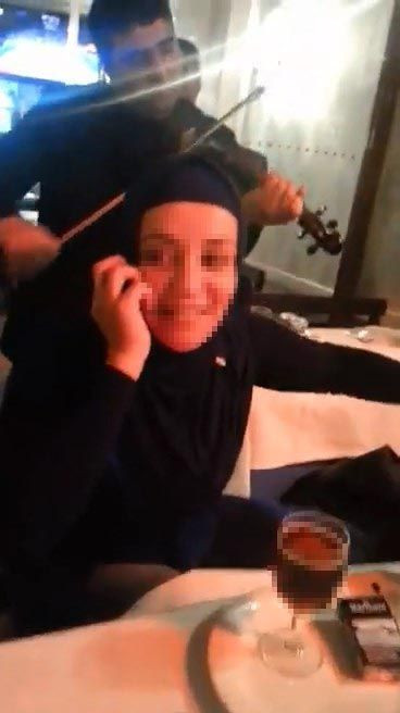 Bitcoin Safiye türbanla kılıp değiştirip eğlenmeye gitmiş! 30 milyon çarpmıştı - Resim: 2