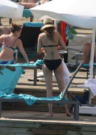 Tuğçe Kazaz'dan dövme şov - Resim: 3