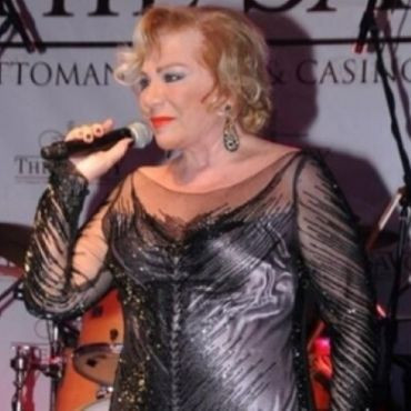 Nil Burak'ın hastalığı ne? : 74 yaşındaki Nil Burak : "Tükürüğümü bile yutamıyorum" - Resim: 2