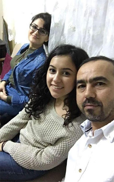 Adnan Oktar'ın yanındaki kızların annesinden açıklama - Resim: 4