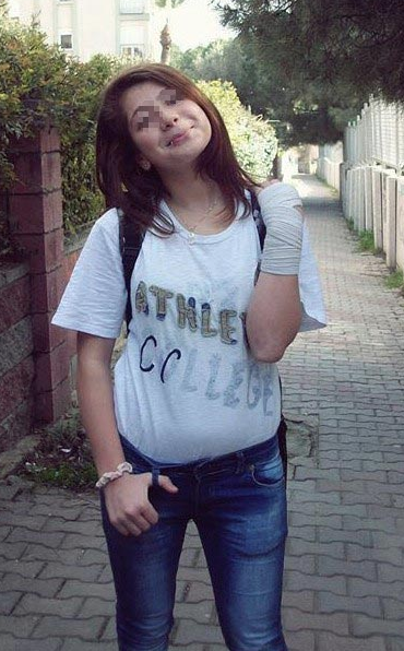 Evlenmesine izin vermeyen annesine bakın ne yaptı? - Resim: 2