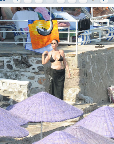 68'lik Valide Sultan bikiniyle görüntülendi - Resim: 3