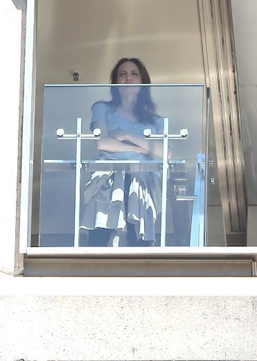 Angelina Jolie'den hüzünlü pozlar! - Resim: 3