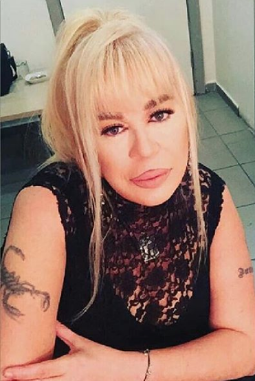 Zerrin Özer'i sözleri rezil etti 'Sahneye jartiyerle çıkmak istiyordu ne oldu' - Resim: 1