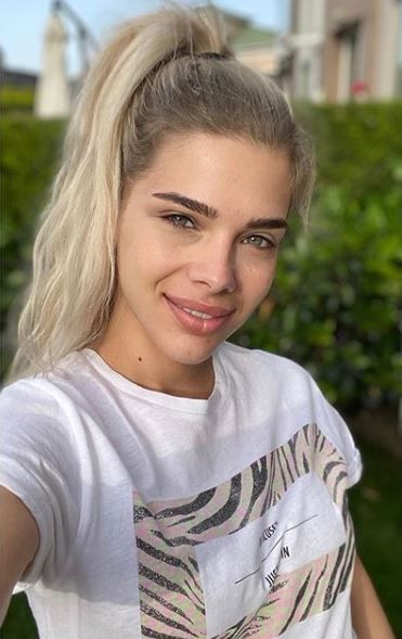 Damla Ersubaşı ve eşi Mustafa Can Keser buzları eritti! Takibe başladılar - Resim: 4