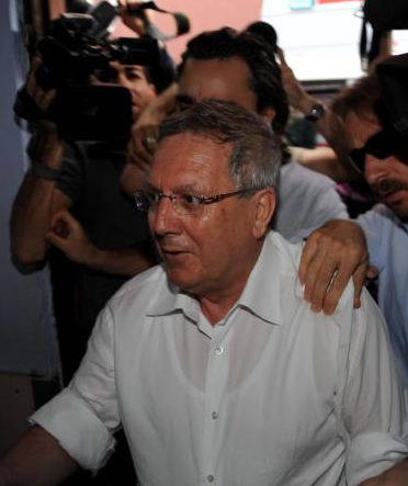 Aziz Yıldırım hastaneye kaldırıldı - Resim: 3