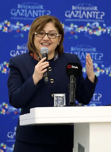 Fatma Şahin, Charlize Theron'a baklava gönderip, kente davet etti - Resim: 2