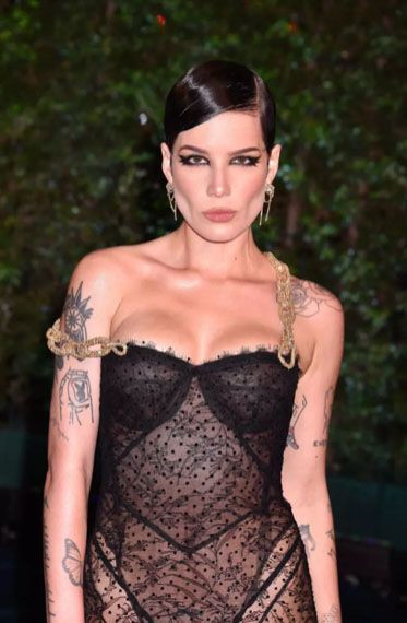 Halsey'in konserine sel engeli,  Hayranlarına "Güvende misiniz" dedi - Resim: 1