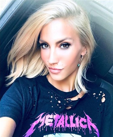 Çağla Şıkel gençlik sırrım dediği annesini paylaştı - Resim: 1