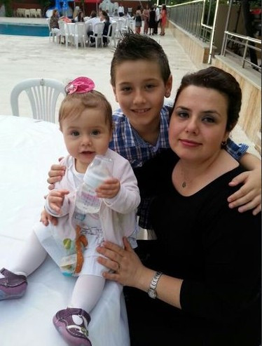 Ebru Gündeş'in kız kardeşi yıllar sonra ortaya çıktı! - Resim: 3