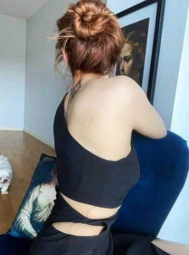 Mine Tugay mini etek giydi poz verdi! 43'lük güzelin pozlarına bakın - Resim: 3