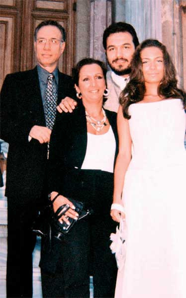 Gül Sunal ilk kez açıkladı: Susmam için para verdi! - Resim: 3