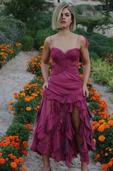 İpek Erdem yeni saçlarıyla ağızları açık bıraktı Hayat Bilgisi dizisinin 'Barbi'siydi - Resim: 4