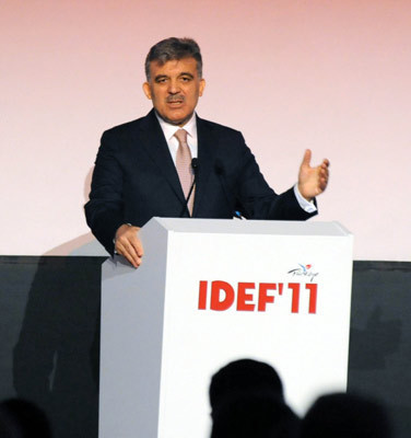 Cumhurbaşkanı Gül silah kuşandı! - Resim: 3