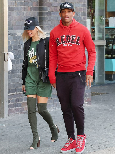 Ünlü futbolcu hamile sevgilisini aldattı - Resim: 2