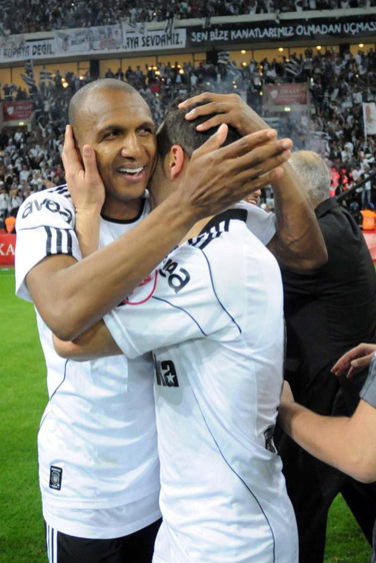 Kupayı böyle kaldırmışlardı - Resim: 4