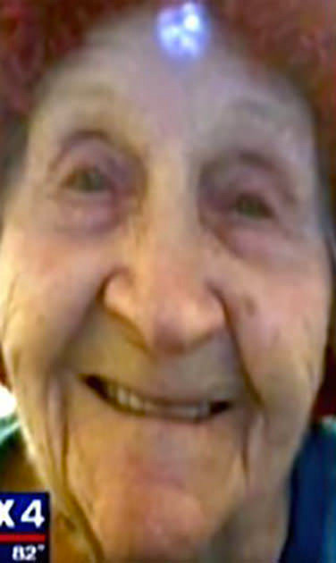 Annelerinin odasına kamera koydular gördükleri karşısında şoke oldular - Resim: 1