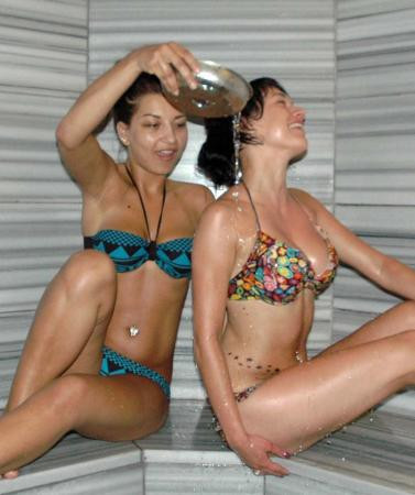 Ukraynalı güzellerin hamam keyfi - Resim: 3