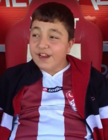 Simit satarak Elazığspor'a destek oluyordu! Muhammed'den acı haber - Resim: 2