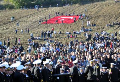 Gözü yaşlı nişanlısını geride bıraktı - Resim: 4