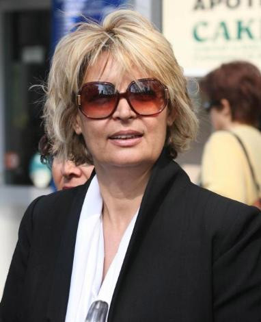 Amiralin eşi adliye çıkışında - Resim: 3