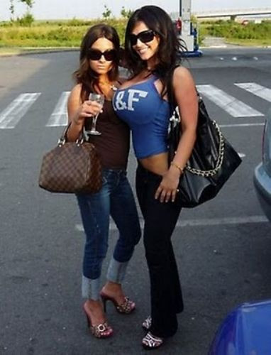 Göğüsleri ile konuşulanlar  - Resim: 3