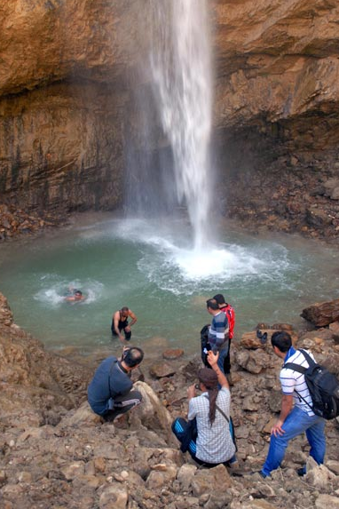 Kanlı çatışmaların ardından bir ilk! - Resim: 1
