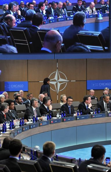 Nato zirvesinden kareler - Resim: 1