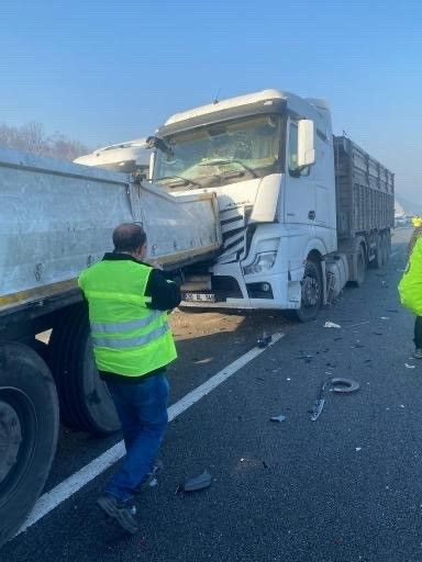 Bursa'da sis facia getirdi 10 araç birbirine girdi! Görüntüler dehşete düşürdü - Resim: 1